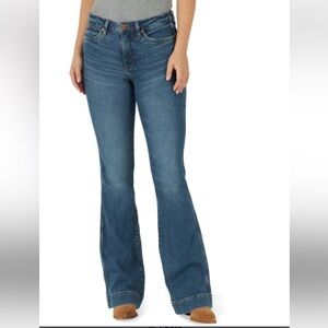 Wrangler Retro Flare High Rise Jeans Size 33x34 (17/18) NWT